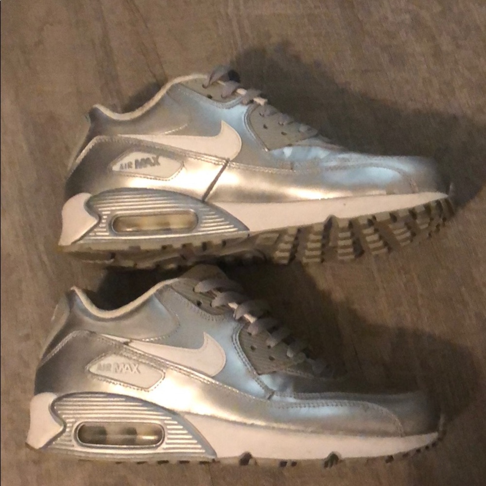 Silver Nike air max 90s